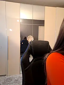 Nhaomy    online show from 02-06-26, 12:52