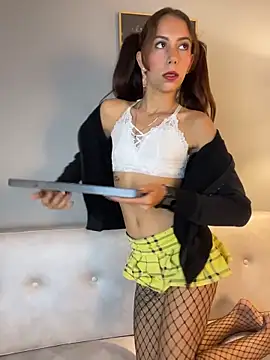 Snapshot of BonniePink_ chatting on 02-24-26, 10:46 BonniePink online show from 02-24-26, 10:46