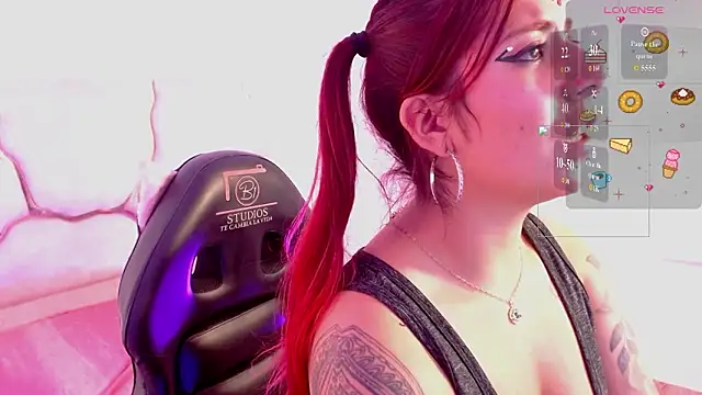 Snapshot of Sashaa_tay chatting on 02-18-26, 07:10 Sashaa tay online show from 02-18-26, 07:10