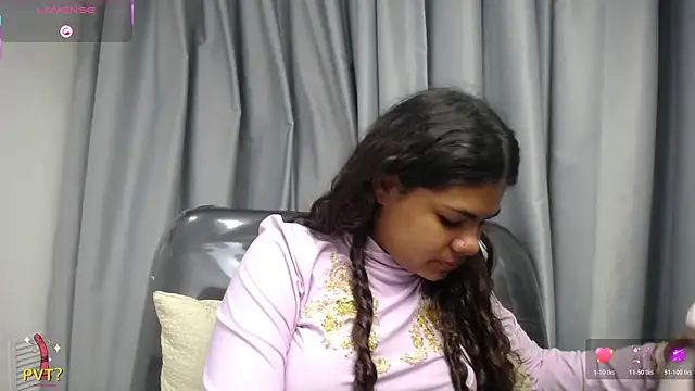 Snapshot of yaazhinii chatting on 05-04-26, 11:39 yaazhinii online show from 05-04-26, 11:39