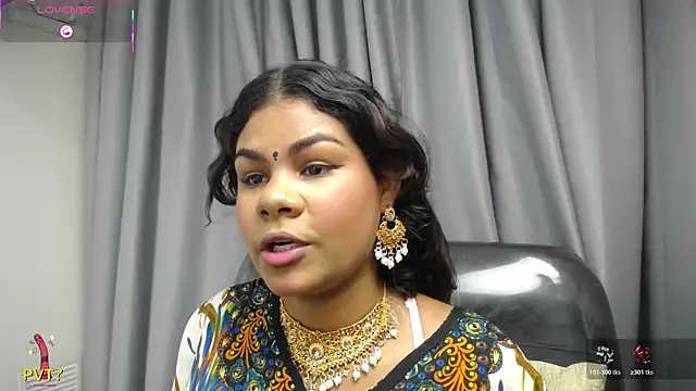 Snapshot of yaazhinii chatting on 05-06-26, 11:48 yaazhinii online show from 05-06-26, 11:48