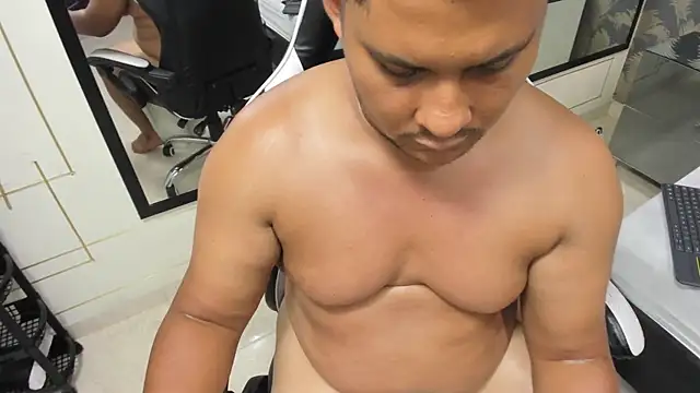 Snapshot of LaimCarterss chatting on 02-12-26, 12:05 LaimCarterss online show from 02-12-26, 12:05