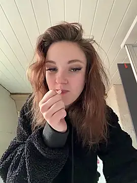 ViviLuu online show from 03-17-26, 10:18