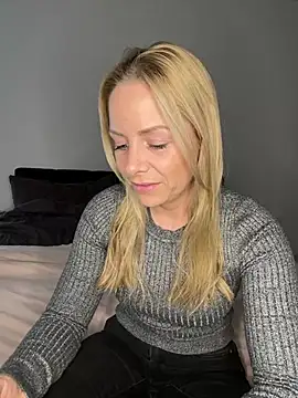 emily-becker22 online show from 04-07-26, 03:45