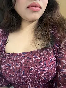 Snapshot of riya_sharma11 chatting on 02-08-26, 06:00 riya sharma11 online show from 02-08-26, 06:00