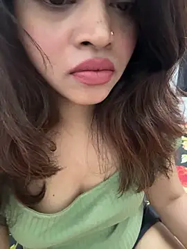 Snapshot of riya_sharma11 chatting on 02-11-26, 10:37 riya sharma11 online show from 02-11-26, 10:37