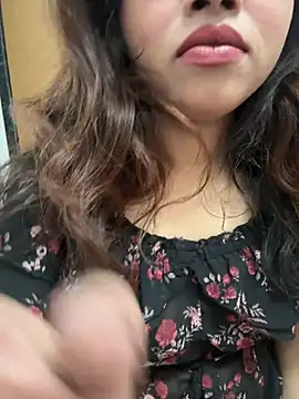 Snapshot of riya_sharma11 chatting on 02-13-26, 12:12 riya sharma11 online show from 02-13-26, 12:12