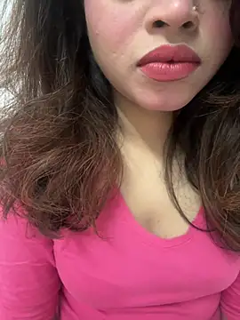 Snapshot of riya_sharma11 chatting on 03-01-26, 01:57 riya sharma11 online show from 03-01-26, 01:57