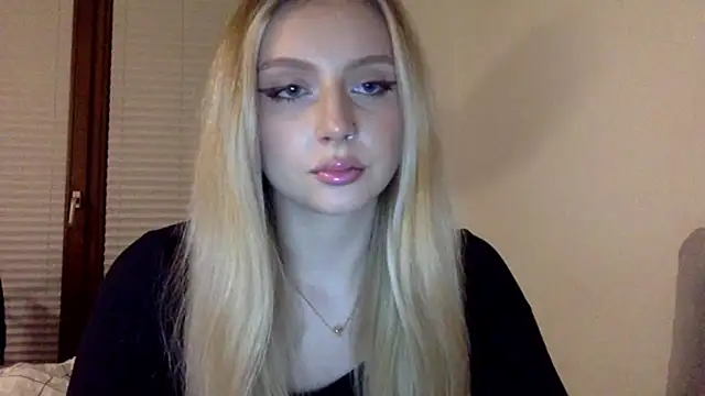 Snapshot of MayaWetDream chatting on 02-24-26, 08:51 MayaWetDream online show from 02-24-26, 08:51