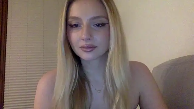 Snapshot of MayaWetDream chatting on 03-02-26, 06:26 MayaWetDream online show from 03-02-26, 06:26