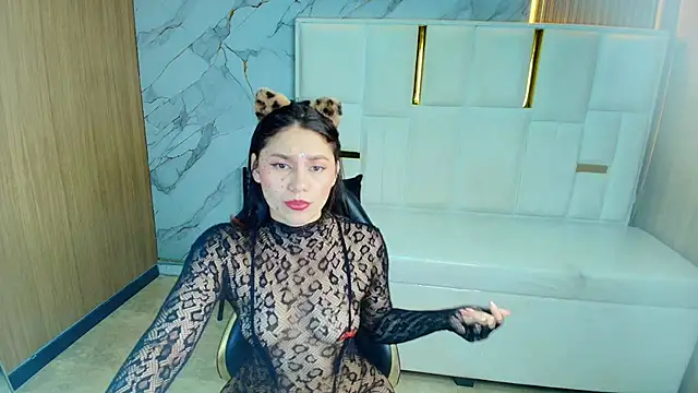 rox luxury tf online show from 04-15-26, 01:18