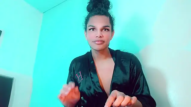 Snapshot of Zonce_shimer chatting on 02-18-26, 03:57 Zonce shimer online show from 02-18-26, 03:57