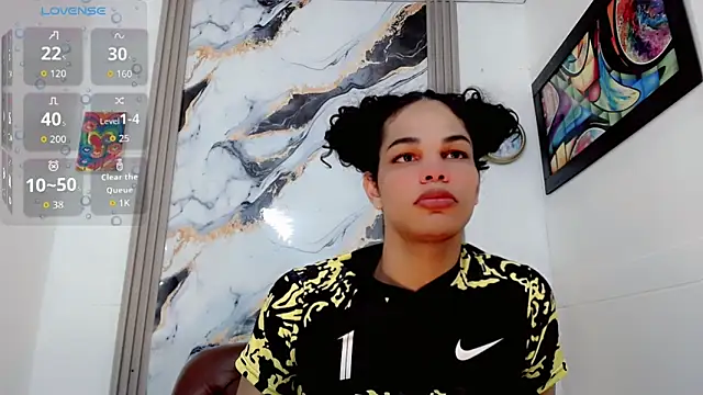 Snapshot of Zonce_shimer chatting on 04-22-26, 08:10 Zonce shimer online show from 04-22-26, 08:10
