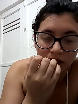 Dahlia-Rose online show from 02-28-26, 04:02