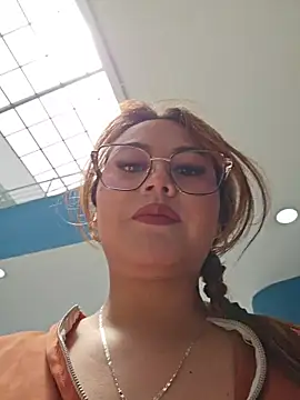Snapshot of Mari-98 chatting on 07-21-26, 05:37 Mari-98 online show from 07-21-26, 05:37