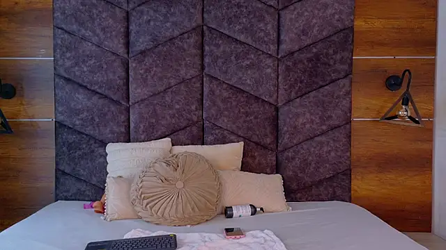 FernandaBrown   online show from 02-24-26, 07:34