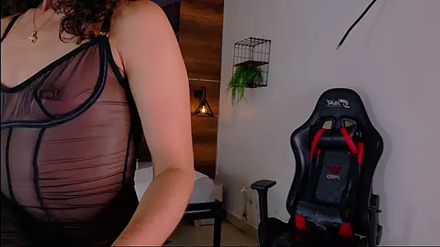 FernandaBrown   online show from 05-15-26, 07:43