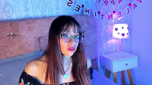 Snapshot of Chloe_Miiler chatting on 02-18-26, 01:18 Chloe Miiler online show from 02-18-26, 01:18