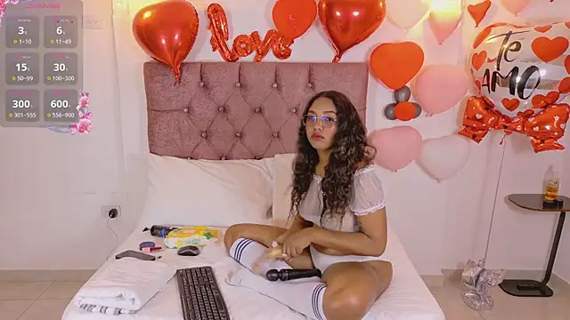 Snapshot of xblack_moon chatting on 02-17-26, 07:42 xblack moon online show from 02-17-26, 07:42