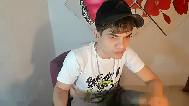 Jesshot bigcock20cm online show from 03-15-26, 03:34