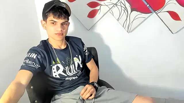 Snapshot of Jesshot_bigcock20cm chatting on 06-07-26, 04:49 Jesshot bigcock20cm online show from 06-07-26, 04:49