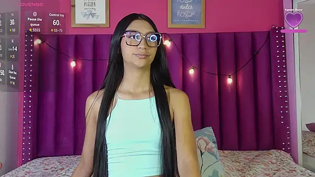 Snapshot of ThinPrincesss chatting on 02-09-26, 01:15 ThinPrincesss online show from 02-09-26, 01:15