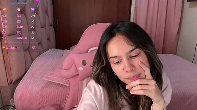 Snapshot of Zaphiroo_10 chatting on 02-20-26, 10:43 Zaphiroo 10 online show from 02-20-26, 10:43