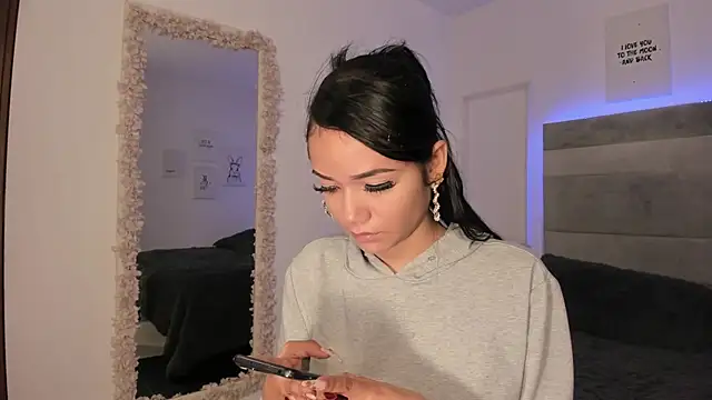 Mila jenner online show from 04-09-26, 06:19