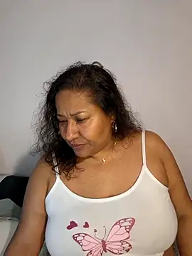 Snapshot of Nyomi_browm chatting on 06-20-26, 04:04 Nyomi browm online show from 06-20-26, 04:04