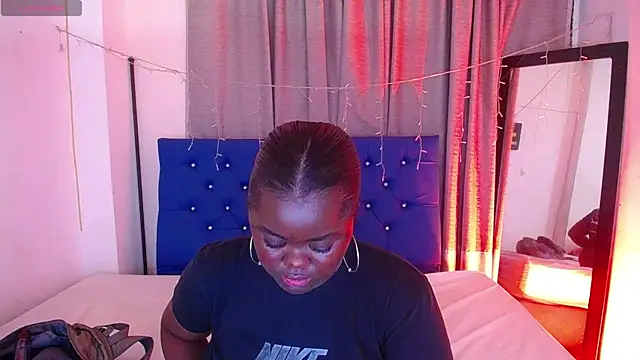 Snapshot of neighbor-ebony chatting on 07-11-26, 03:31 neighbor-ebony online show from 07-11-26, 03:31