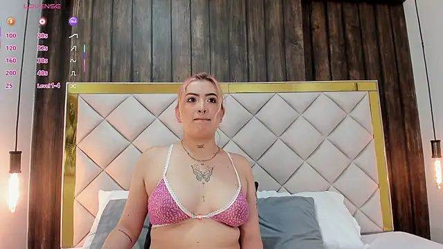 Snapshot of samanthaa_rosee__ chatting on 02-14-26, 04:09 samanthaa rosee online show from 02-14-26, 04:09