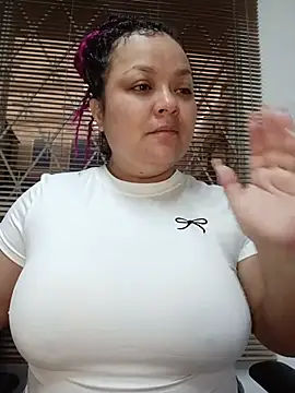 Snapshot of SweettSin chatting on 05-04-26, 08:16 SweettSin online show from 05-04-26, 08:16