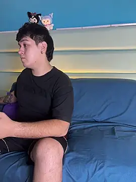 EmilyAndAndrew online show from 03-23-26, 04:05