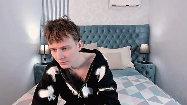 Snapshot of PackBev chatting on 02-15-26, 07:54 PackBev online show from 02-15-26, 07:54