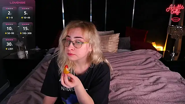 MillaLuxLove online show from 03-27-26, 12:49