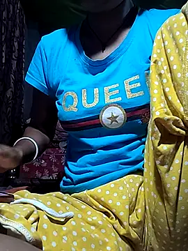 Snapshot of Sweet-runi chatting on 06-26-26, 02:38 Sweet-runi online show from 06-26-26, 02:38