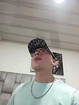 Snapshot of Emmanuel_Lust chatting on 02-17-26, 11:50 Emmanuel Lust online show from 02-17-26, 11:50