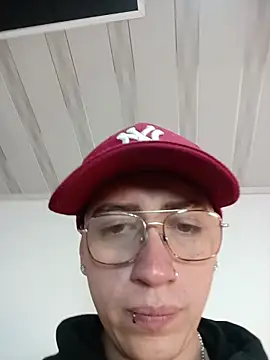 Snapshot of Emmanuel_Lust chatting on 02-21-26, 12:06 Emmanuel Lust online show from 02-21-26, 12:06