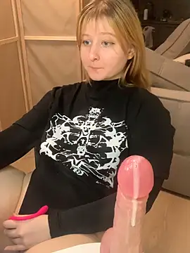 Snapshot of MargoPinky1 chatting on 06-15-26, 07:27 MargoPinky1 online show from 06-15-26, 07:27