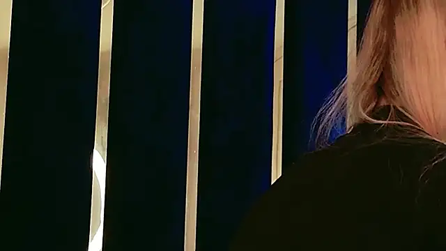 Snapshot of Beckie_White chatting on 07-17-26, 10:00 Beckie White online show from 07-17-26, 10:00