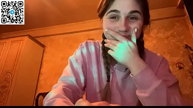 LovelySilk 63 online show from 04-12-26, 06:35