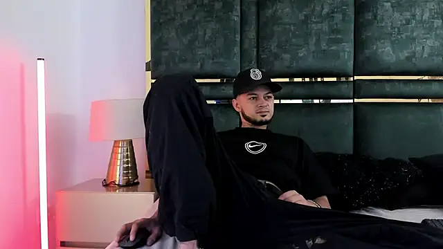 GaelyCoral online show from 04-09-26, 11:48