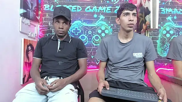 Jeanpieroo26 online show from 04-11-26, 08:46