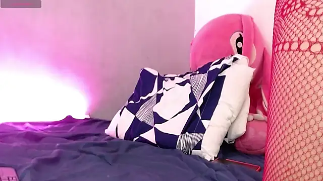 Snapshot of sweet_angel_med chatting on 02-17-26, 04:53 sweet angel med online show from 02-17-26, 04:53