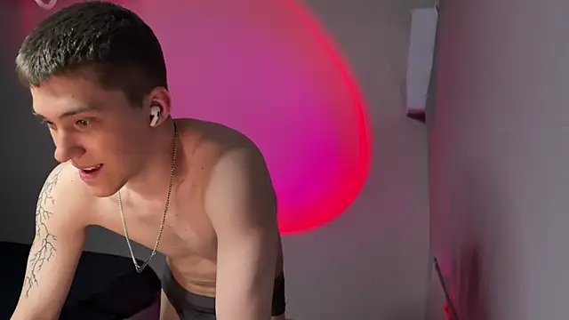 cronck52 online show from 04-18-26, 07:58