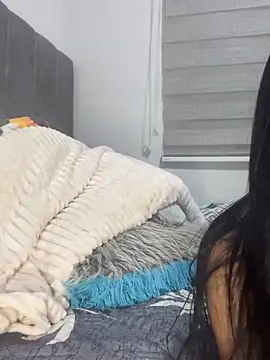 Snapshot of venezolana__caro chatting on 02-14-26, 01:35 venezolana caro online show from 02-14-26, 01:35