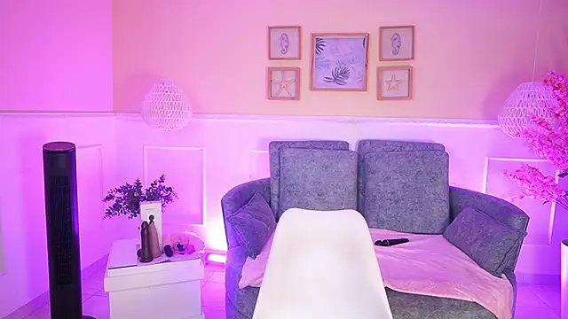 Snapshot of ElectraJonesX chatting on 02-25-26, 11:31 ElectraJonesX online show from 02-25-26, 11:31