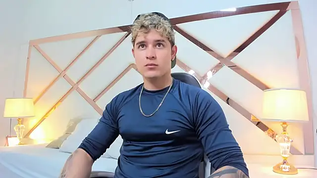 rayan linxx online show from 04-08-26, 07:36