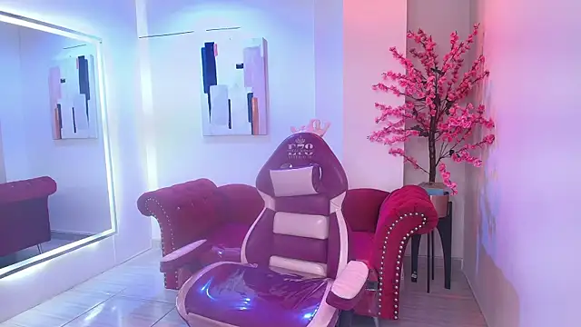 Alanna  scott online show from 04-24-26, 04:26