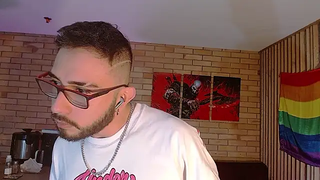 Snapshot of dave_wolf7 chatting on 02-06-26, 02:42 dave wolf7 online show from 02-06-26, 02:42